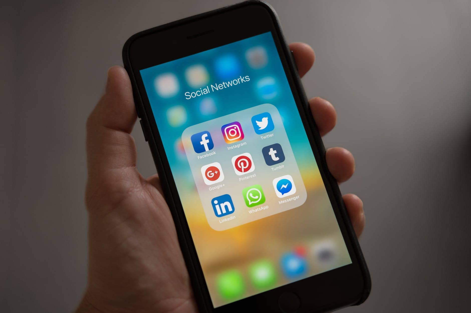 disadvantages of social media for business
